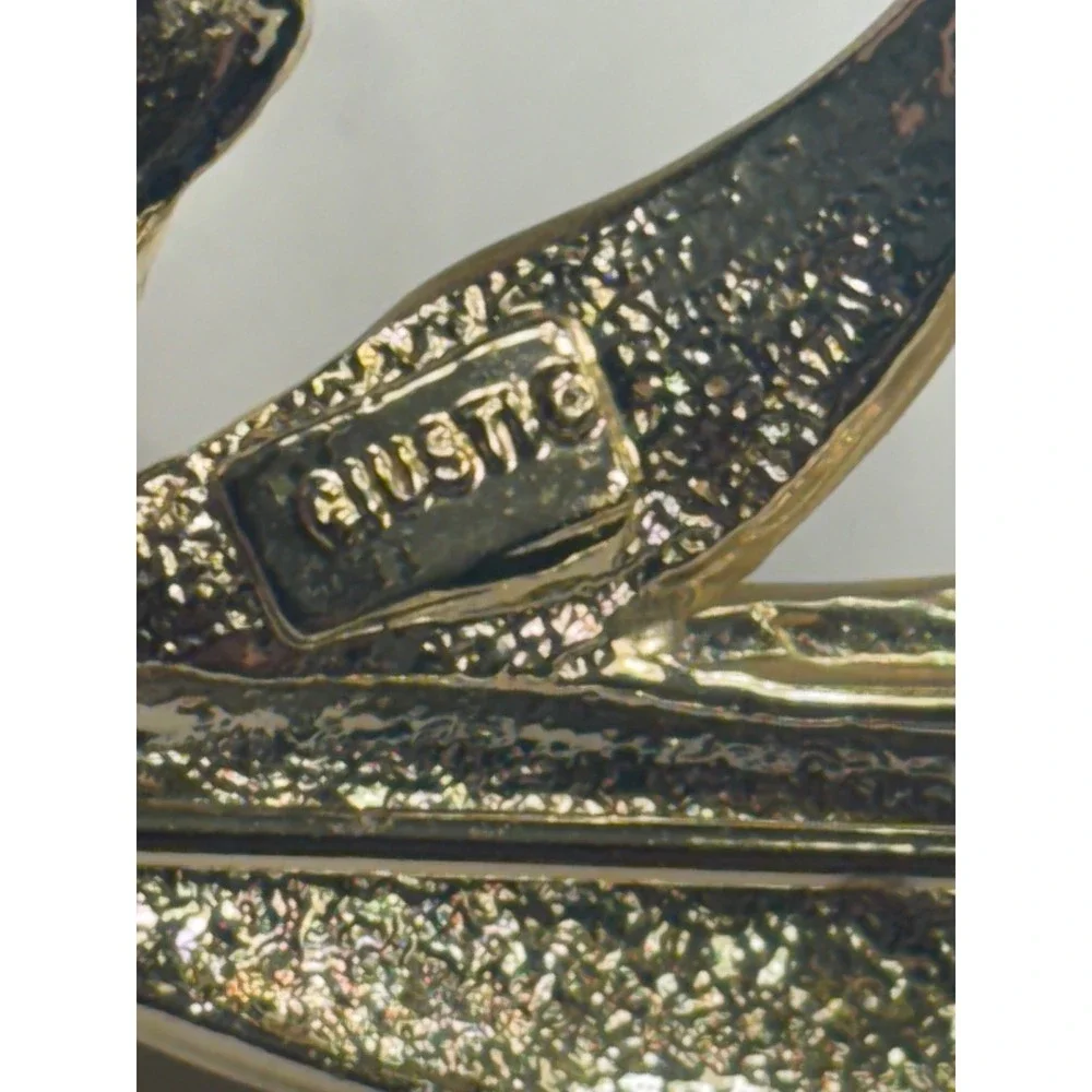Vintage Giusti Gold T Angel Brooch Pin Flying Banner‎ Religious Charm Christmas
